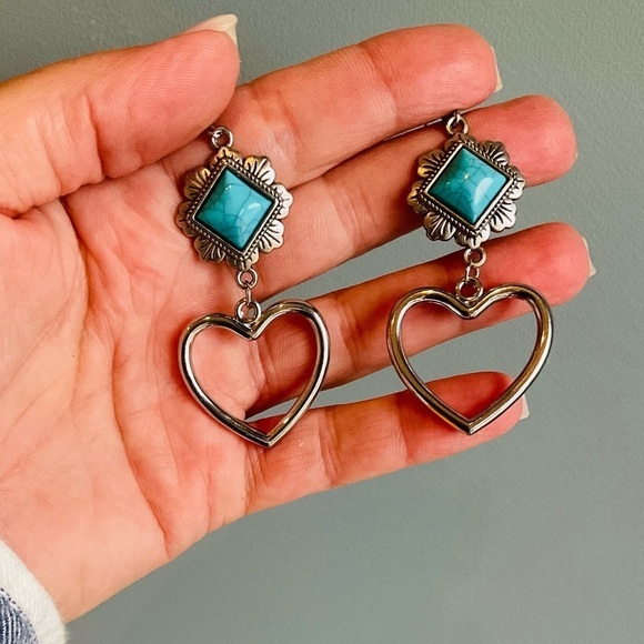 Vintage Style Boho Western Faux Turquoise Heart Dangle Drop Earrings - Picture 5 of 6